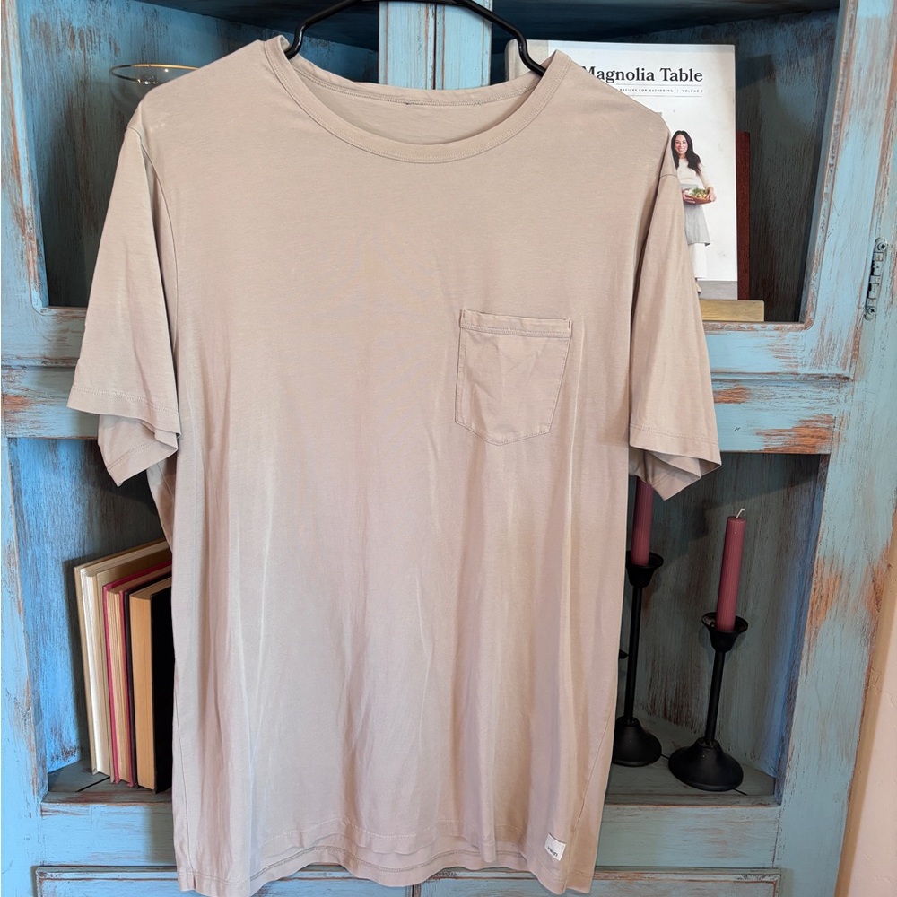 Vuori Men's Short Sleeve Pocket Tee in Light Beige